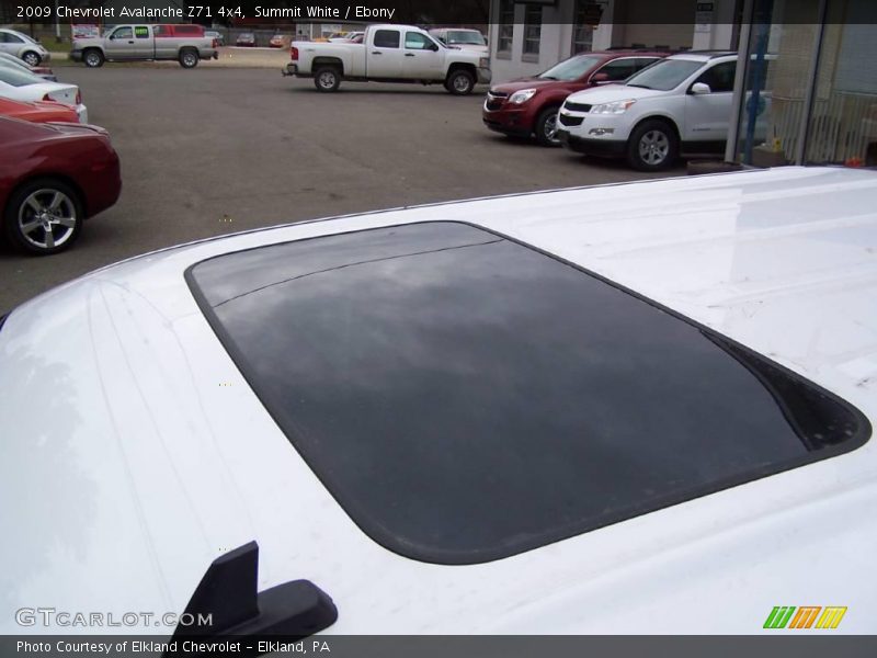 Summit White / Ebony 2009 Chevrolet Avalanche Z71 4x4