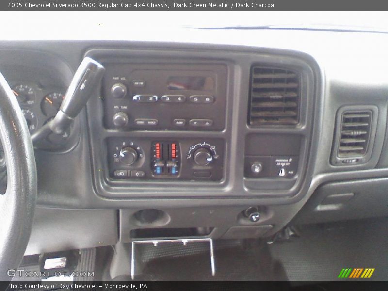 Dark Green Metallic / Dark Charcoal 2005 Chevrolet Silverado 3500 Regular Cab 4x4 Chassis