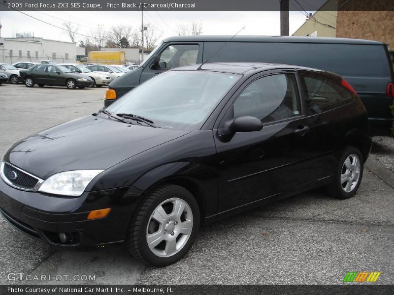 Pitch Black / Charcoal/Charcoal 2005 Ford Focus ZX3 SES Coupe