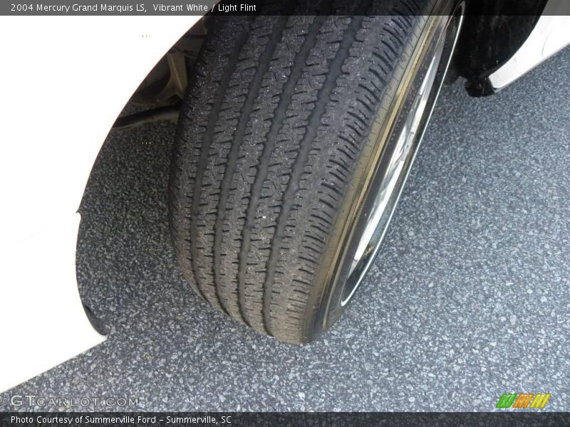 Vibrant White / Light Flint 2004 Mercury Grand Marquis LS
