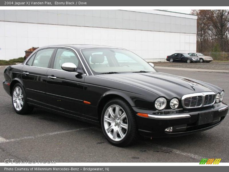 Ebony Black / Dove 2004 Jaguar XJ Vanden Plas