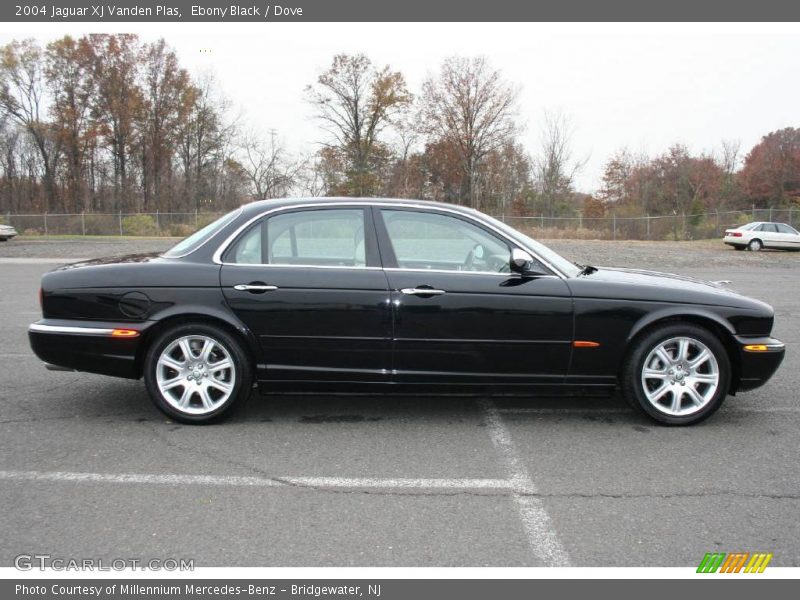Ebony Black / Dove 2004 Jaguar XJ Vanden Plas