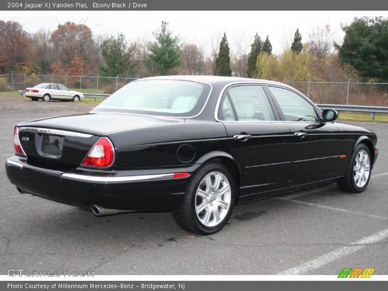Ebony Black / Dove 2004 Jaguar XJ Vanden Plas
