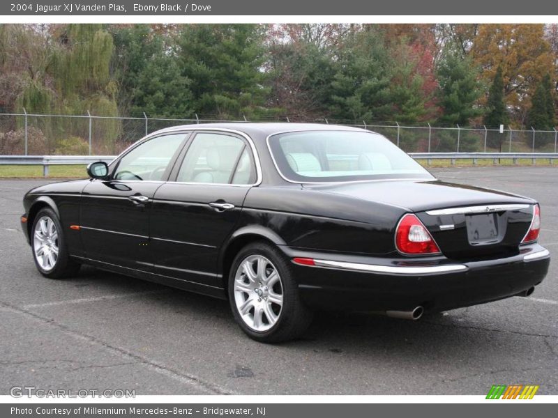 Ebony Black / Dove 2004 Jaguar XJ Vanden Plas