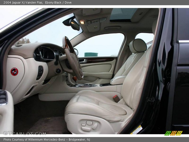 Ebony Black / Dove 2004 Jaguar XJ Vanden Plas