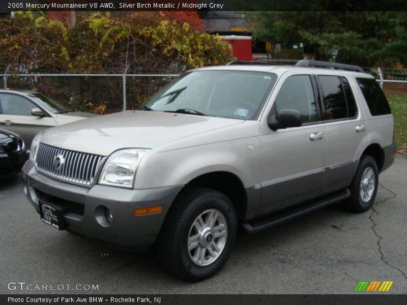 Silver Birch Metallic / Midnight Grey 2005 Mercury Mountaineer V8 AWD