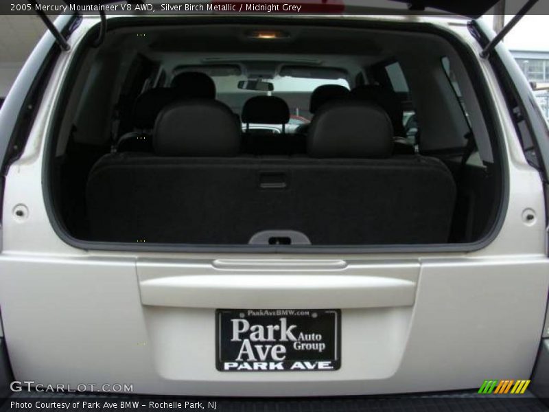 Silver Birch Metallic / Midnight Grey 2005 Mercury Mountaineer V8 AWD