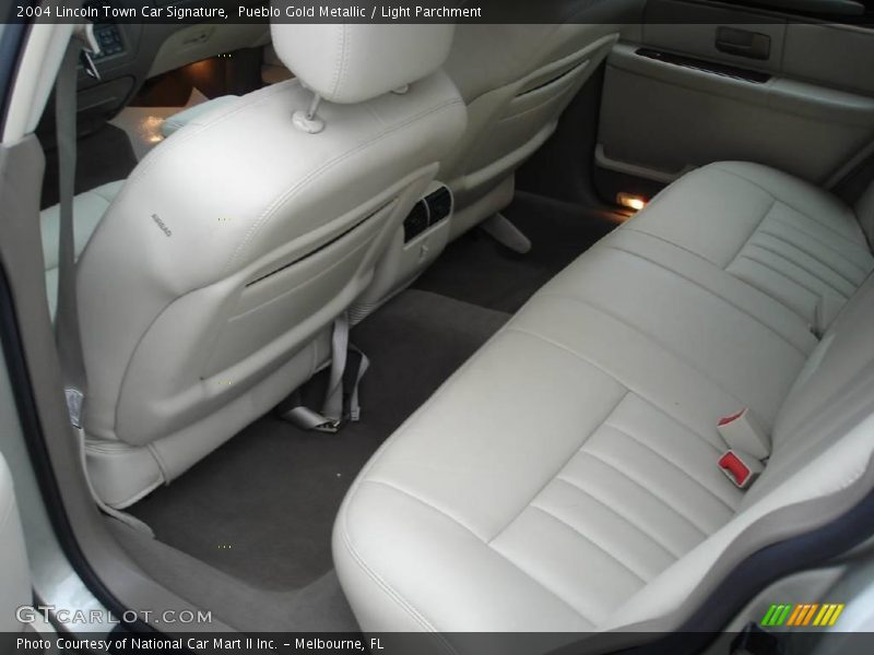 Pueblo Gold Metallic / Light Parchment 2004 Lincoln Town Car Signature