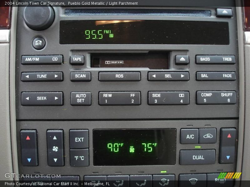 Pueblo Gold Metallic / Light Parchment 2004 Lincoln Town Car Signature