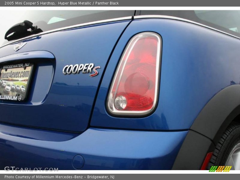 Hyper Blue Metallic / Panther Black 2005 Mini Cooper S Hardtop