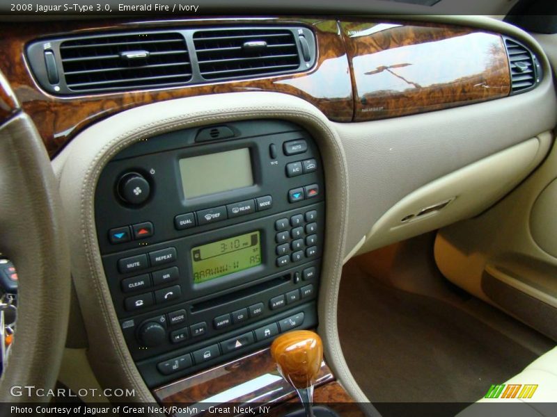 Emerald Fire / Ivory 2008 Jaguar S-Type 3.0