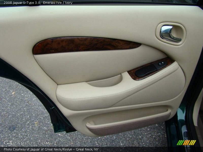 Emerald Fire / Ivory 2008 Jaguar S-Type 3.0