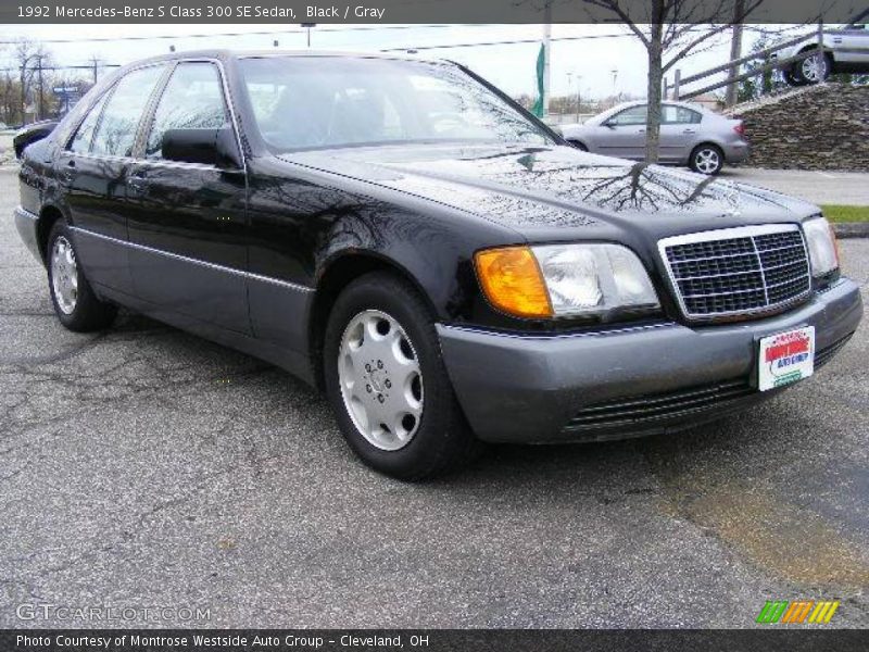 Black / Gray 1992 Mercedes-Benz S Class 300 SE Sedan