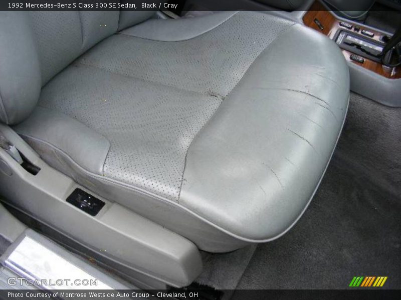 Black / Gray 1992 Mercedes-Benz S Class 300 SE Sedan