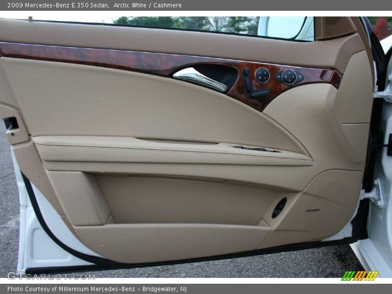 Arctic White / Cashmere 2009 Mercedes-Benz E 350 Sedan