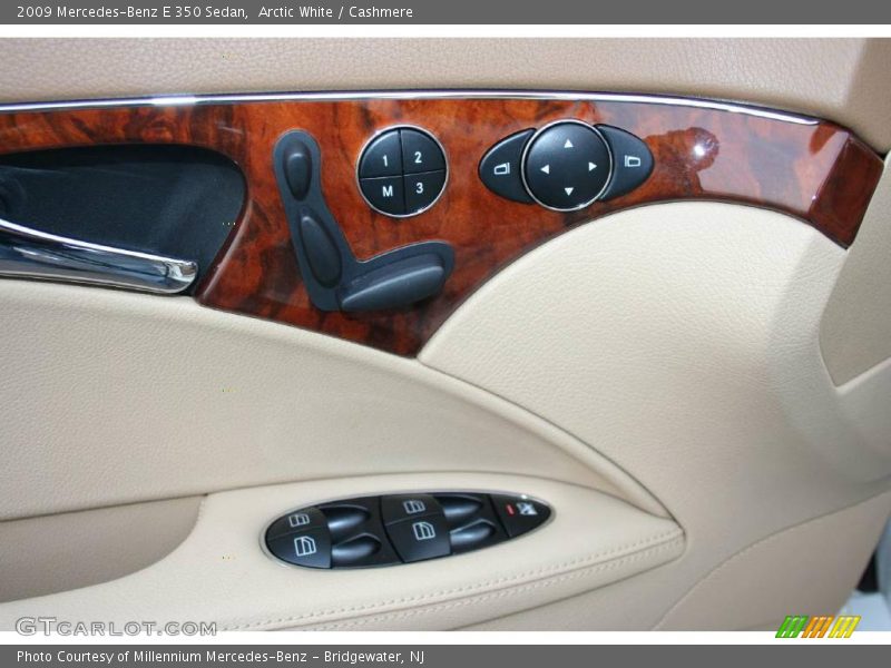 Arctic White / Cashmere 2009 Mercedes-Benz E 350 Sedan