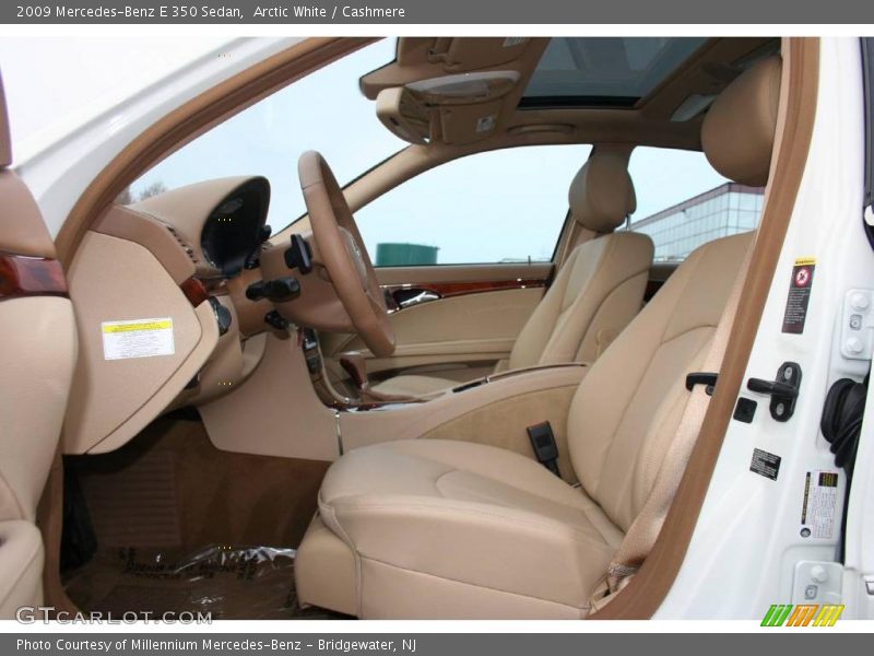 Arctic White / Cashmere 2009 Mercedes-Benz E 350 Sedan