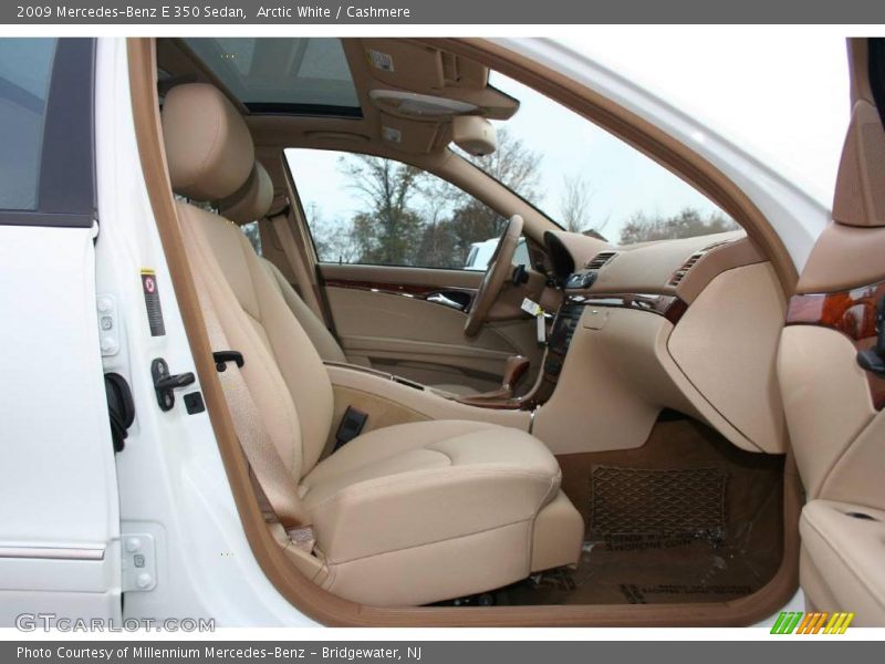 Arctic White / Cashmere 2009 Mercedes-Benz E 350 Sedan