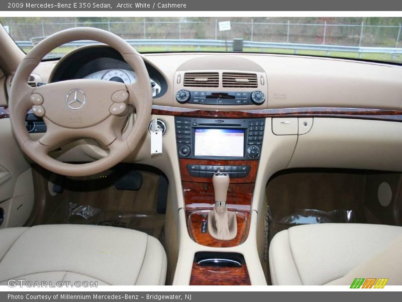 Arctic White / Cashmere 2009 Mercedes-Benz E 350 Sedan