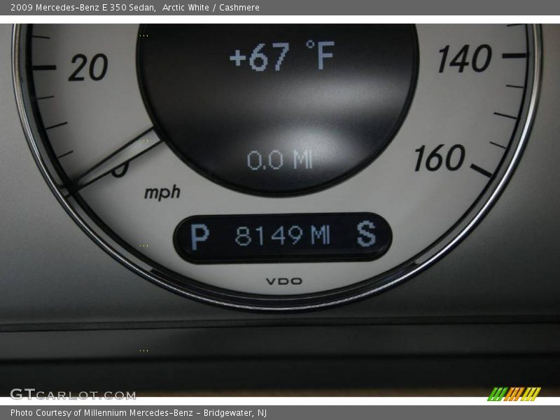 Arctic White / Cashmere 2009 Mercedes-Benz E 350 Sedan