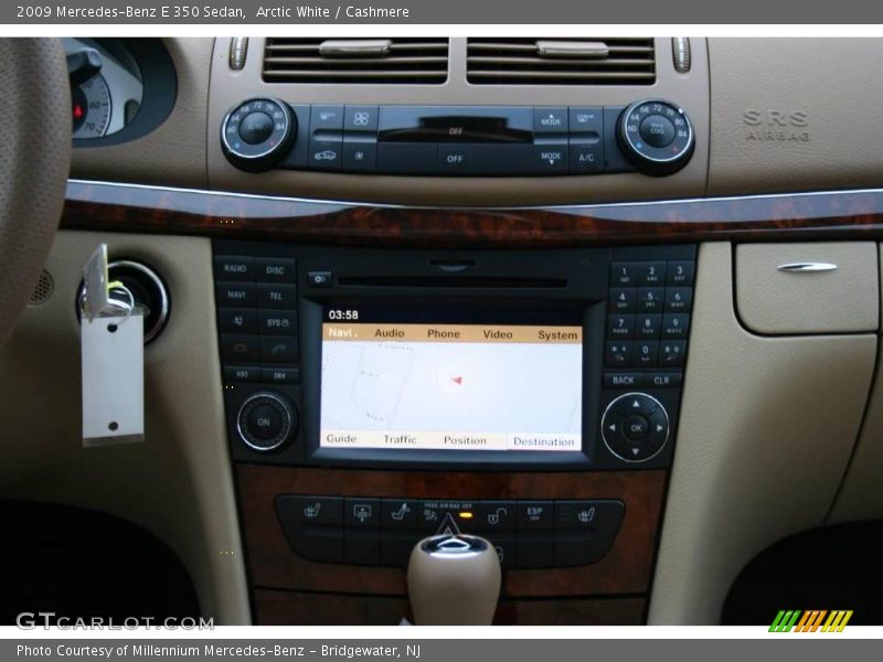 Arctic White / Cashmere 2009 Mercedes-Benz E 350 Sedan