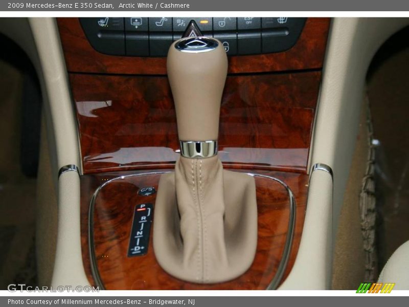 Arctic White / Cashmere 2009 Mercedes-Benz E 350 Sedan