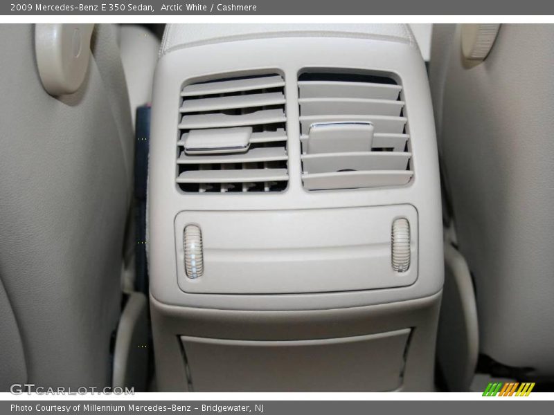 Arctic White / Cashmere 2009 Mercedes-Benz E 350 Sedan