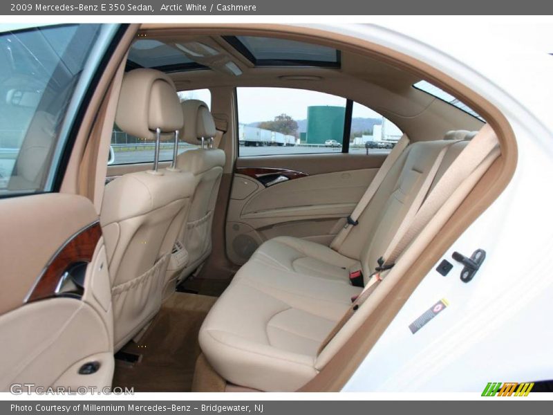 Arctic White / Cashmere 2009 Mercedes-Benz E 350 Sedan