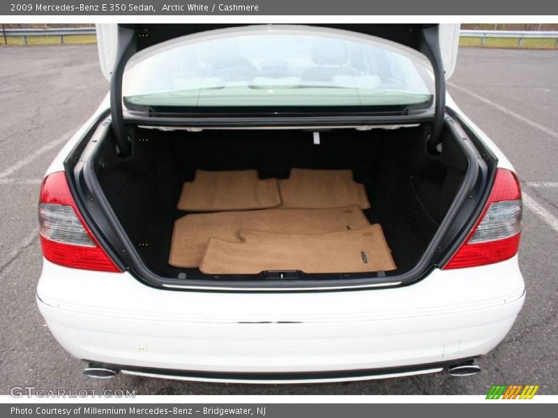 Arctic White / Cashmere 2009 Mercedes-Benz E 350 Sedan