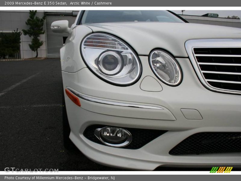 Arctic White / Cashmere 2009 Mercedes-Benz E 350 Sedan