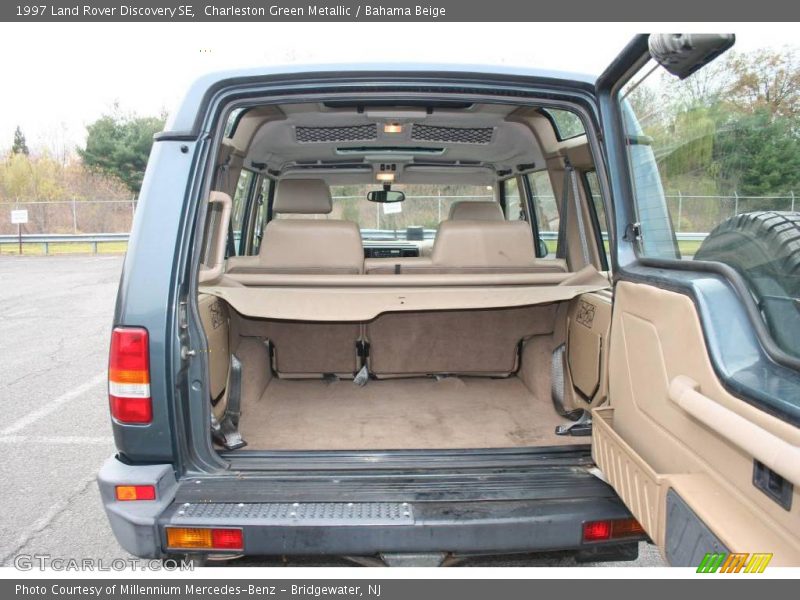 Charleston Green Metallic / Bahama Beige 1997 Land Rover Discovery SE