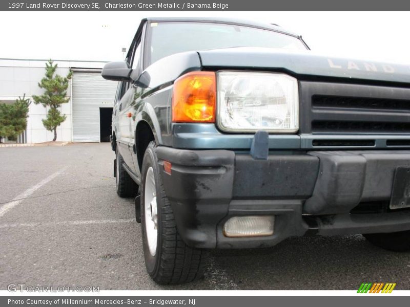 Charleston Green Metallic / Bahama Beige 1997 Land Rover Discovery SE