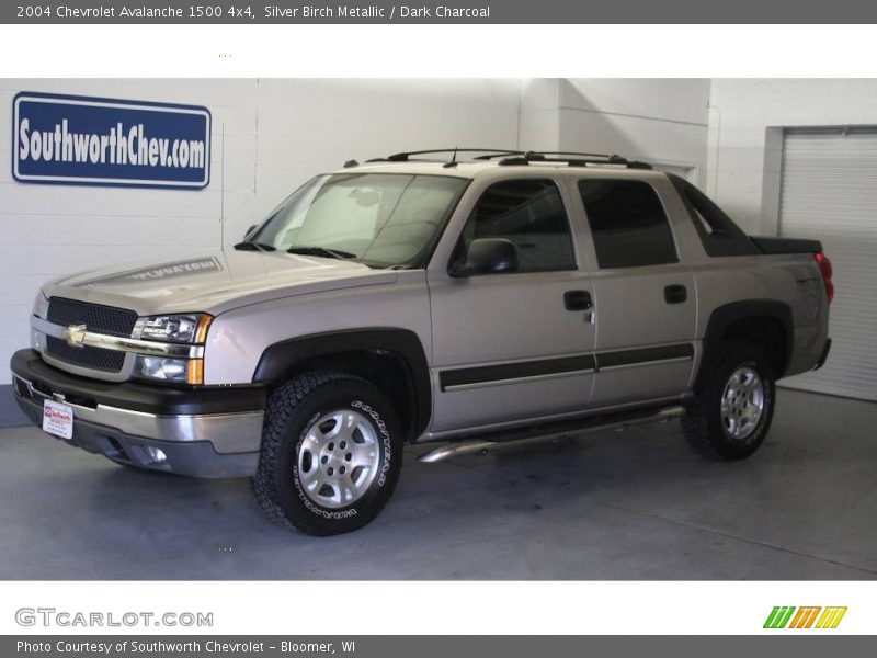 Silver Birch Metallic / Dark Charcoal 2004 Chevrolet Avalanche 1500 4x4