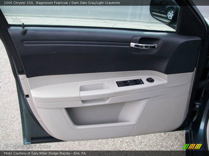 Magnesium Pearlcoat / Dark Slate Gray/Light Graystone 2006 Chrysler 300