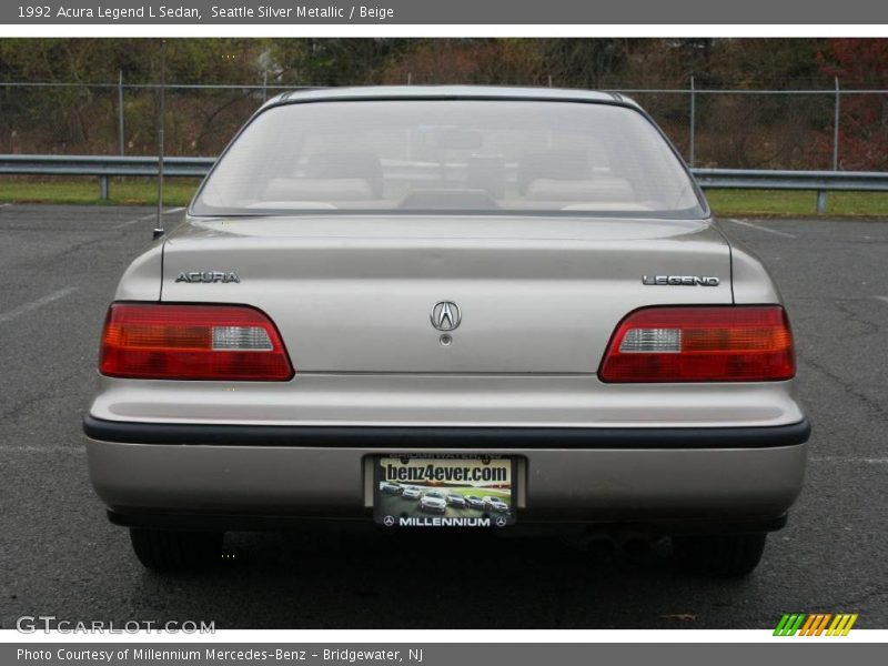 Seattle Silver Metallic / Beige 1992 Acura Legend L Sedan