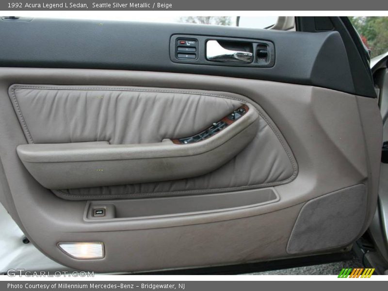 Seattle Silver Metallic / Beige 1992 Acura Legend L Sedan