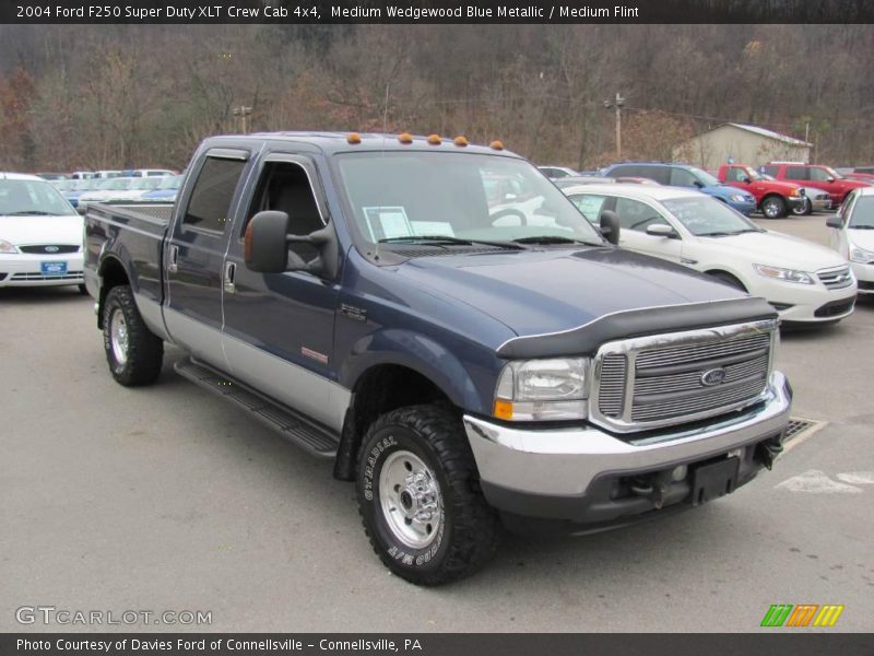 Medium Wedgewood Blue Metallic / Medium Flint 2004 Ford F250 Super Duty XLT Crew Cab 4x4