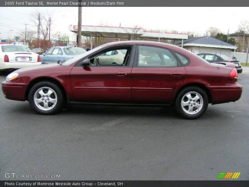 Merlot Pearl Clearcoat / Medium/Dark Flint 2005 Ford Taurus SE