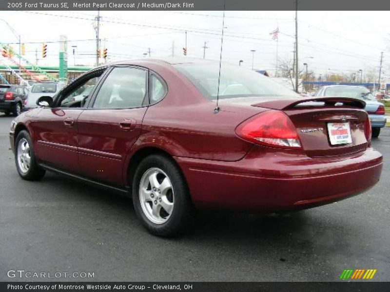 Merlot Pearl Clearcoat / Medium/Dark Flint 2005 Ford Taurus SE