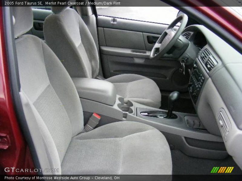 Merlot Pearl Clearcoat / Medium/Dark Flint 2005 Ford Taurus SE