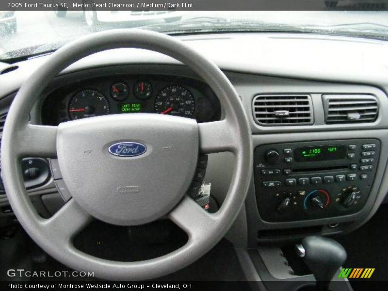 Merlot Pearl Clearcoat / Medium/Dark Flint 2005 Ford Taurus SE
