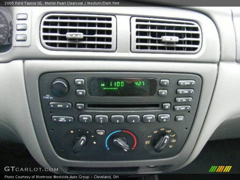Merlot Pearl Clearcoat / Medium/Dark Flint 2005 Ford Taurus SE