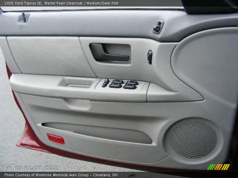 Merlot Pearl Clearcoat / Medium/Dark Flint 2005 Ford Taurus SE