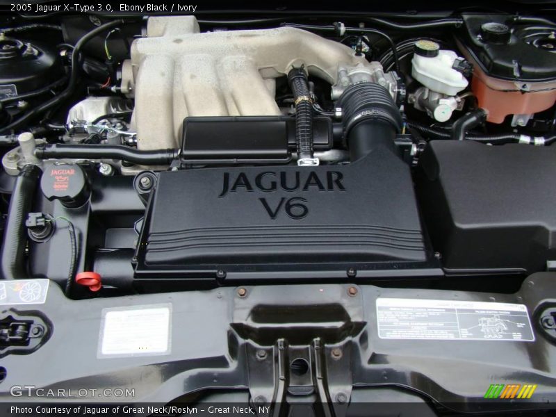 Ebony Black / Ivory 2005 Jaguar X-Type 3.0