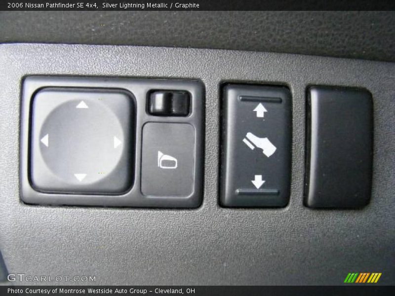 Silver Lightning Metallic / Graphite 2006 Nissan Pathfinder SE 4x4