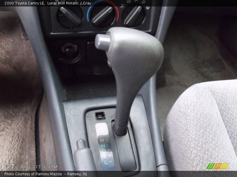 Lunar Mist Metallic / Gray 2000 Toyota Camry LE