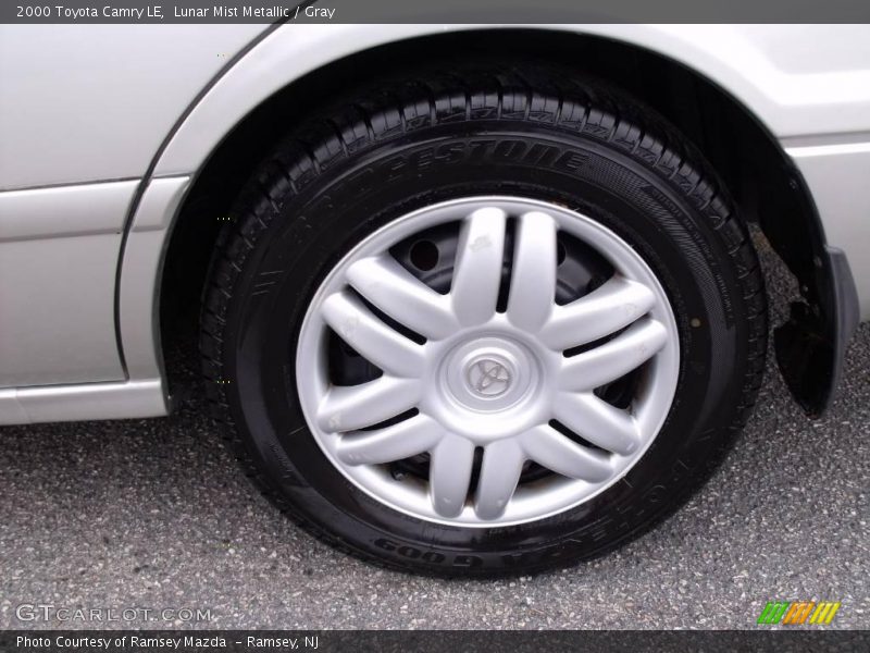 Lunar Mist Metallic / Gray 2000 Toyota Camry LE