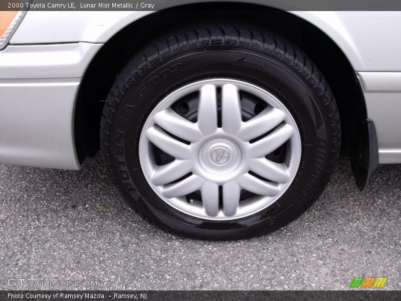 Lunar Mist Metallic / Gray 2000 Toyota Camry LE