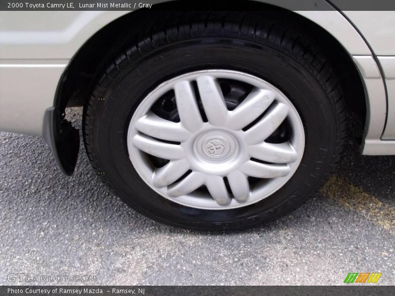 Lunar Mist Metallic / Gray 2000 Toyota Camry LE