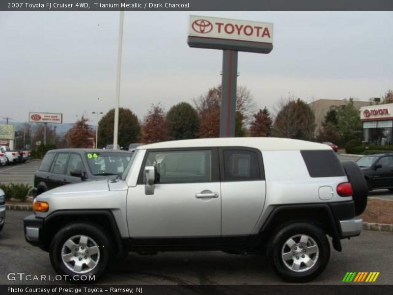 Titanium Metallic / Dark Charcoal 2007 Toyota FJ Cruiser 4WD
